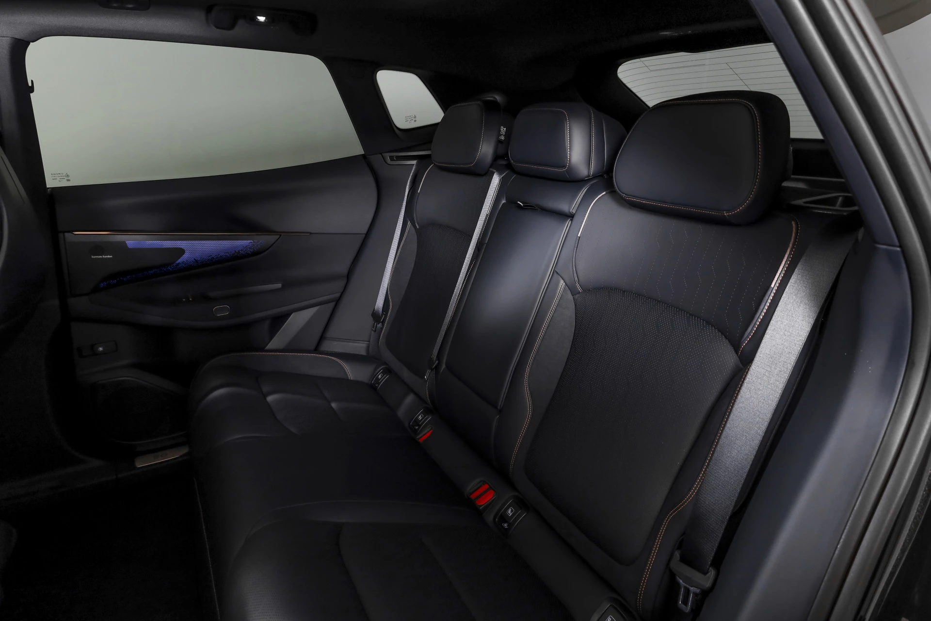 Hoofdafbeelding Lynk & Co 08