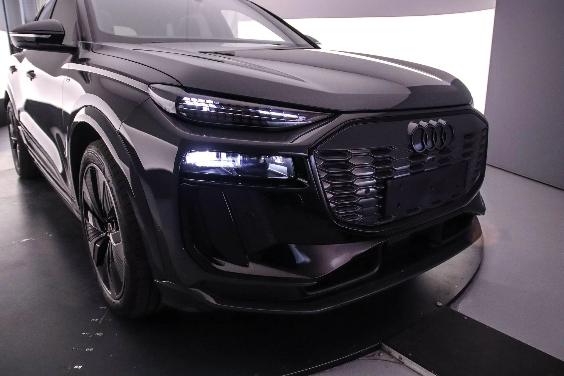 Hoofdafbeelding Audi Q6 e-tron