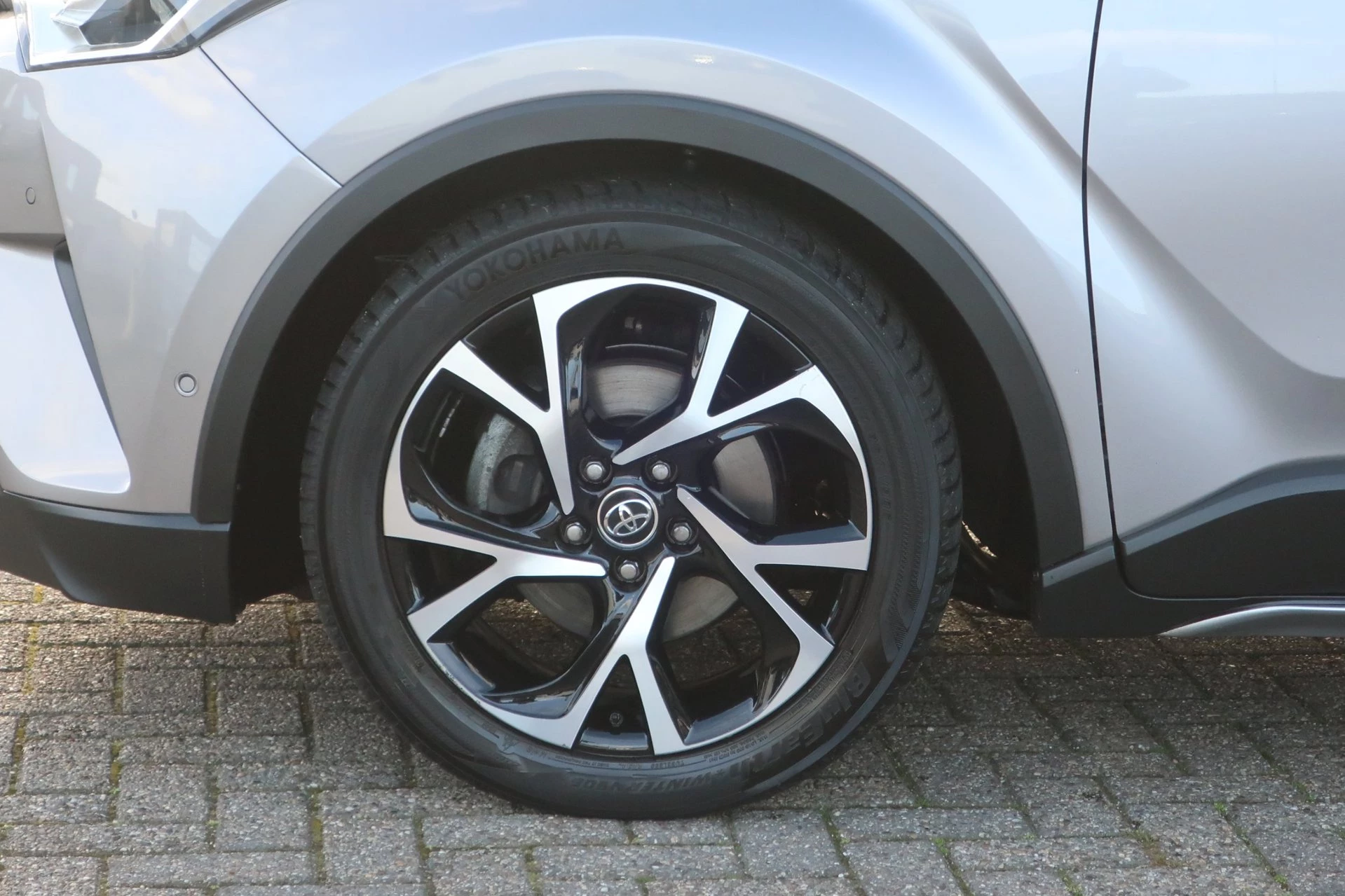 Hoofdafbeelding Toyota C-HR