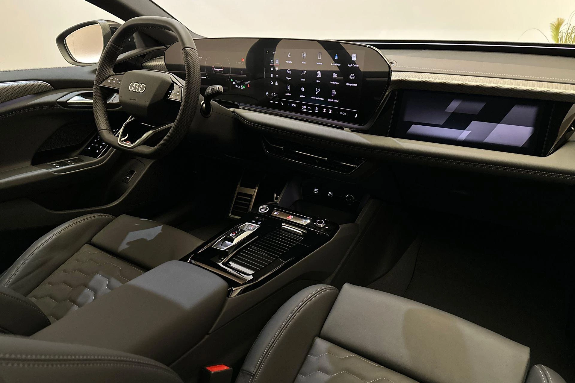 Hoofdafbeelding Audi A6 Avant e-tron