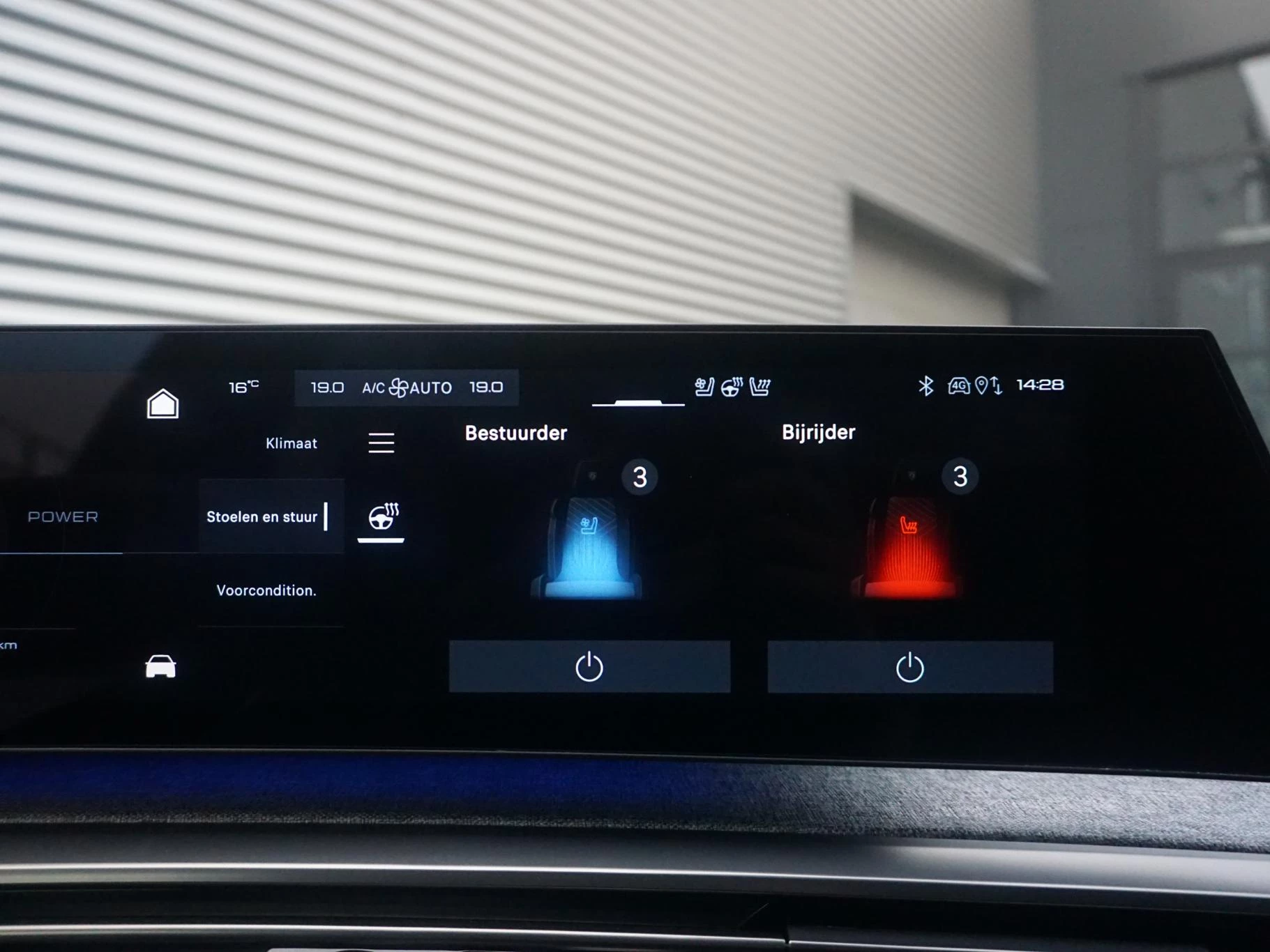 Hoofdafbeelding Peugeot e-3008