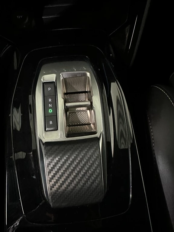 Hoofdafbeelding Peugeot e-2008