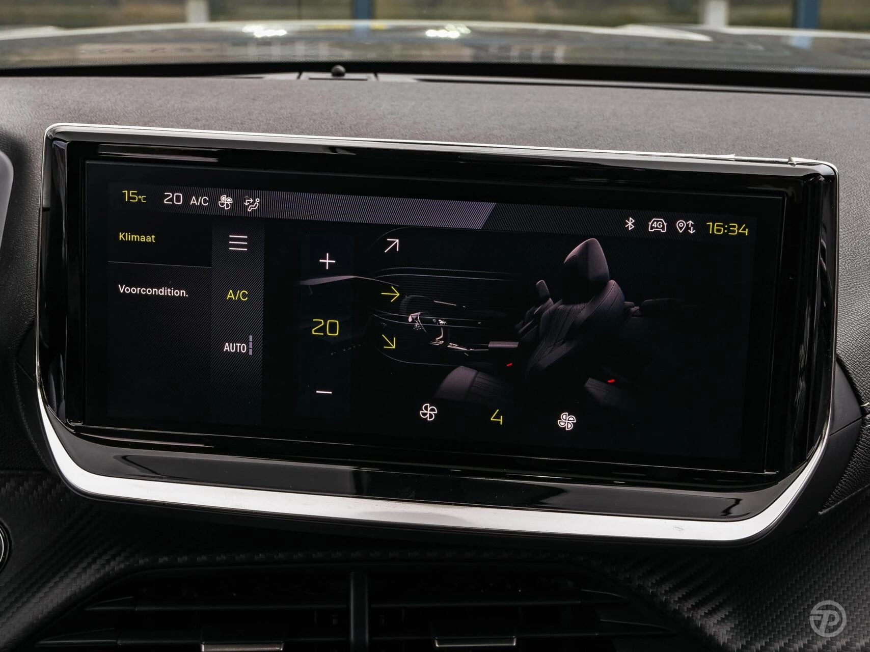 Hoofdafbeelding Peugeot e-2008