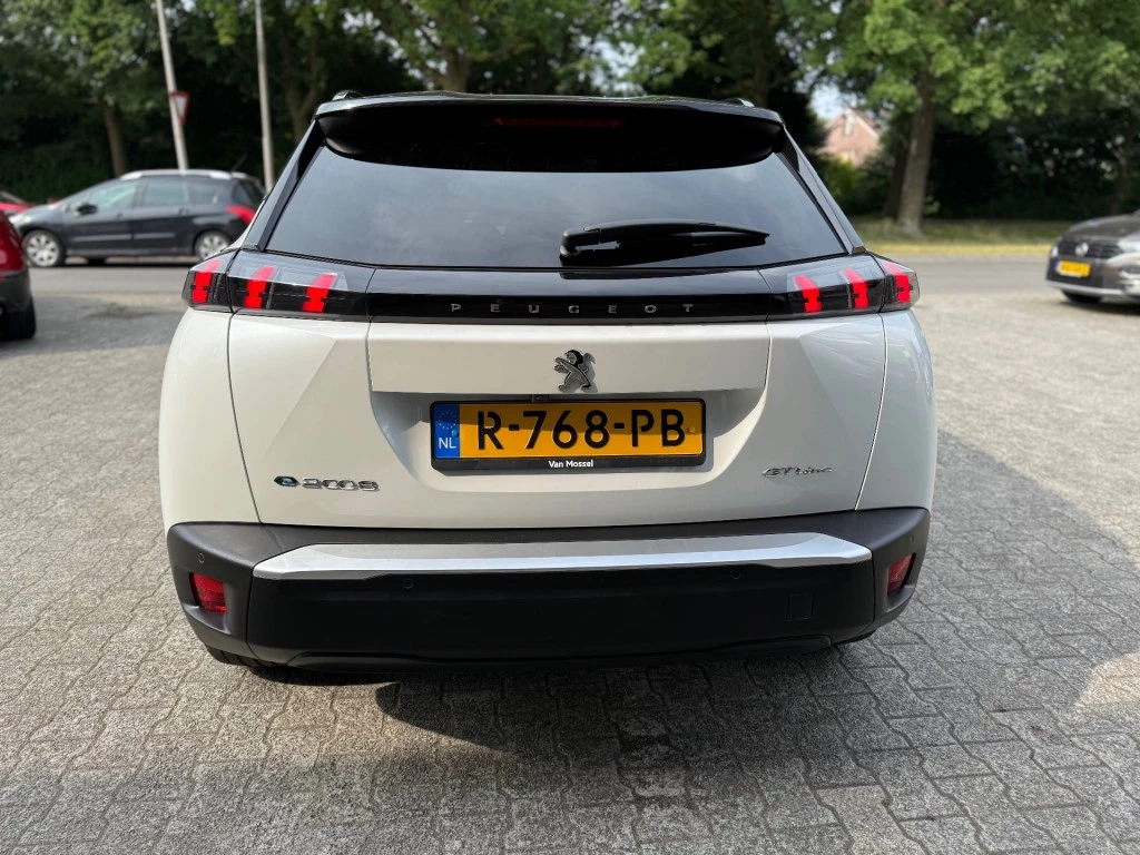 Hoofdafbeelding Peugeot e-2008