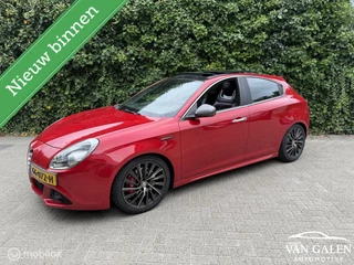 Hoofdafbeelding Alfa Romeo Giulietta Alfa Romeo Giulietta Quadrifoglio 1.7 TBi 241PK Kuipstoelen