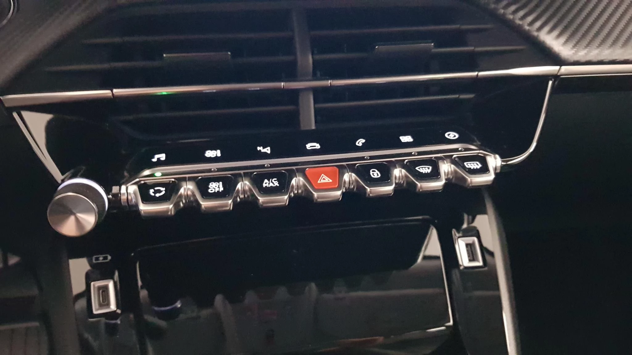 Hoofdafbeelding Peugeot e-2008