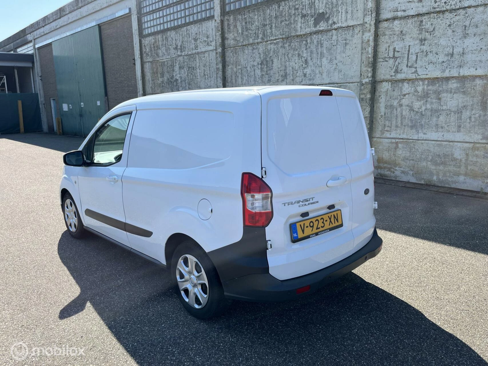 Hoofdafbeelding Ford Transit Courier