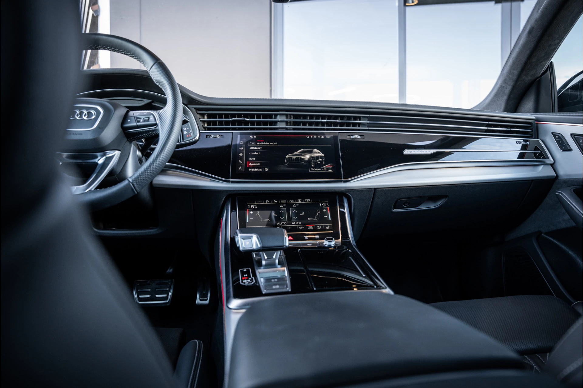 Hoofdafbeelding Audi Q8