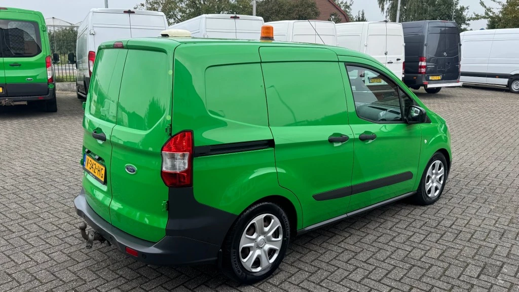 Hoofdafbeelding Ford Transit Courier
