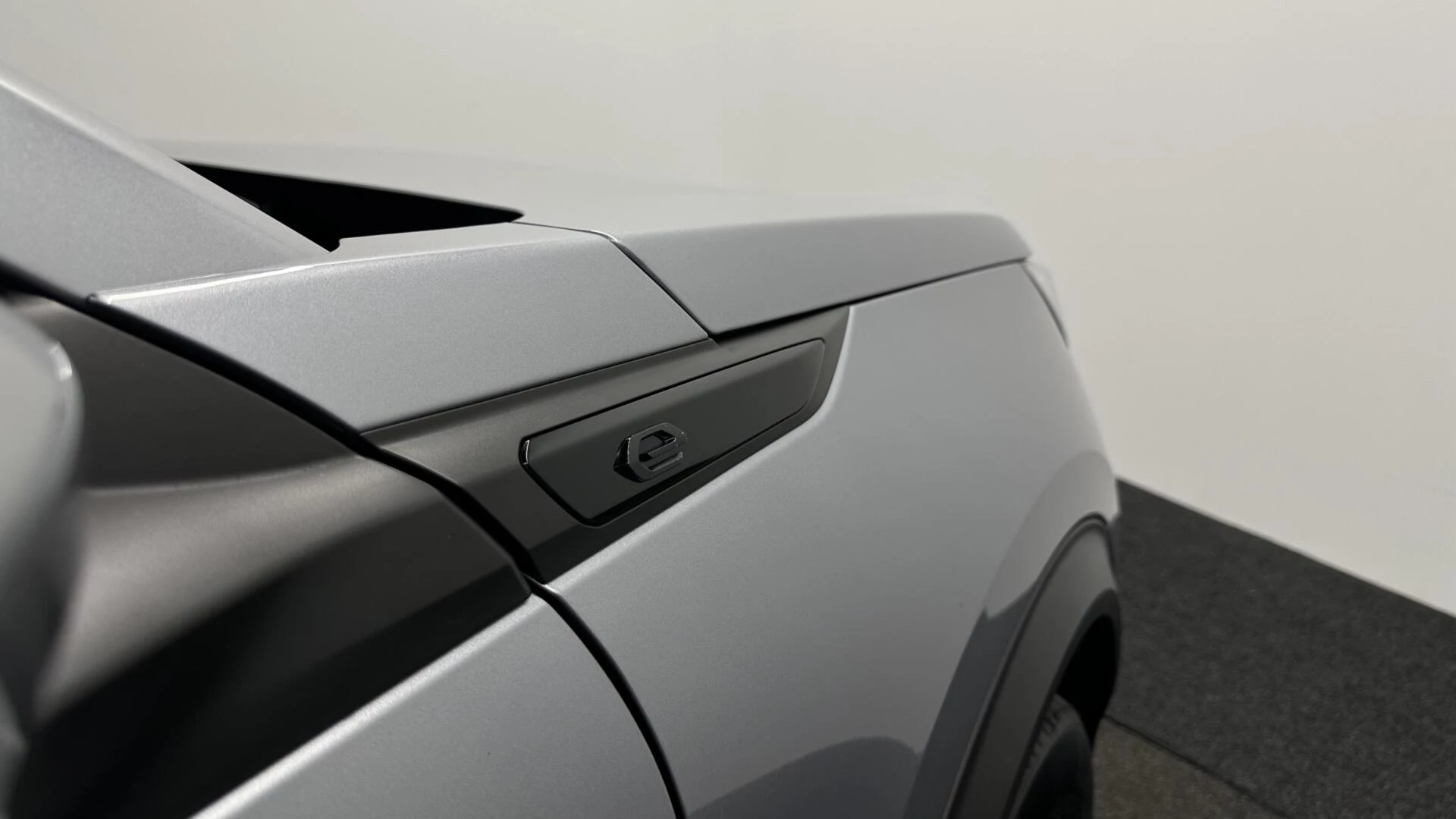 Hoofdafbeelding Peugeot e-2008