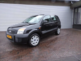 Hoofdafbeelding Ford Fusion Ford Fusion 1.4-16V Cool & Sound lage km