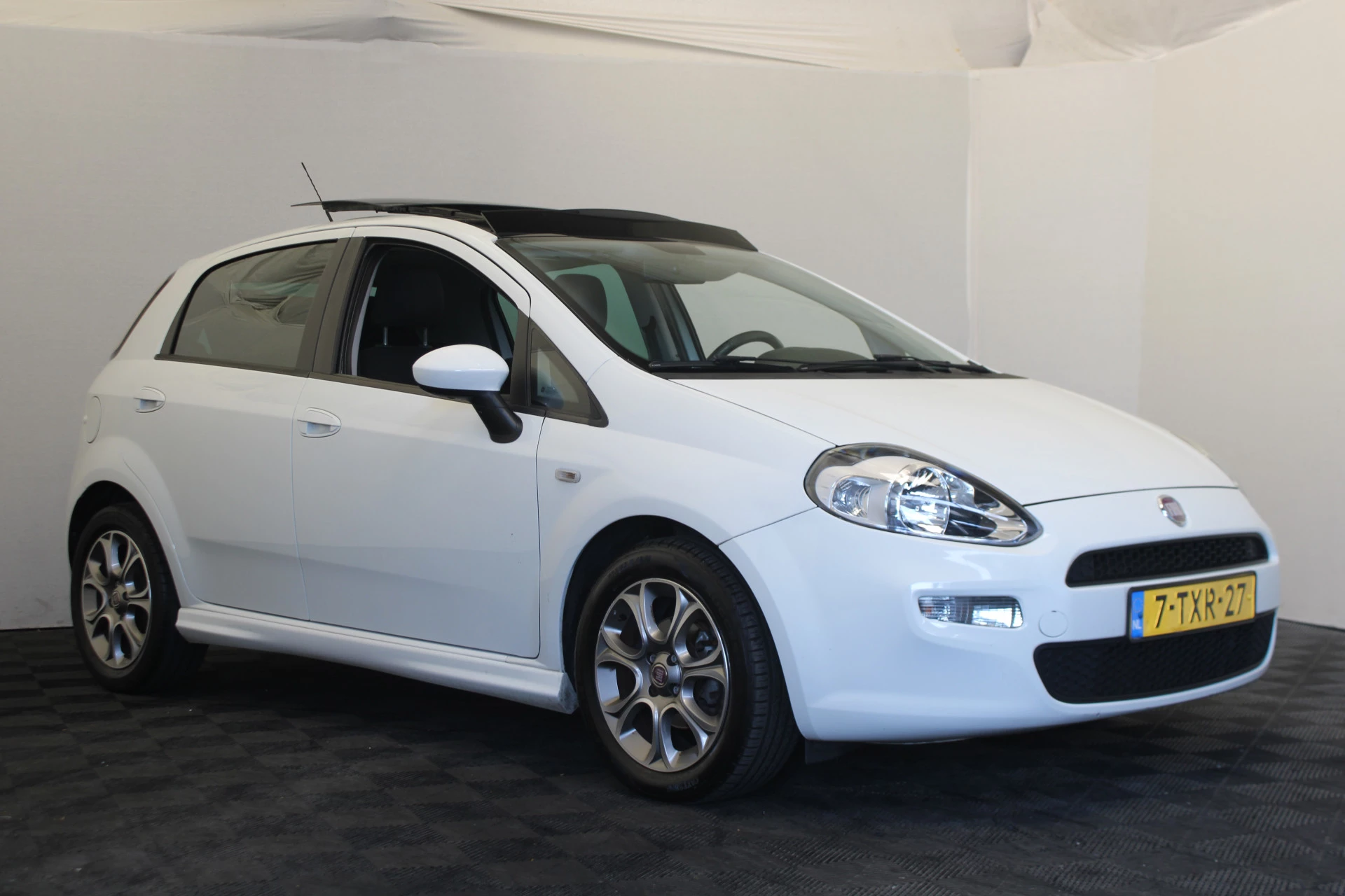 Hoofdafbeelding Fiat Punto