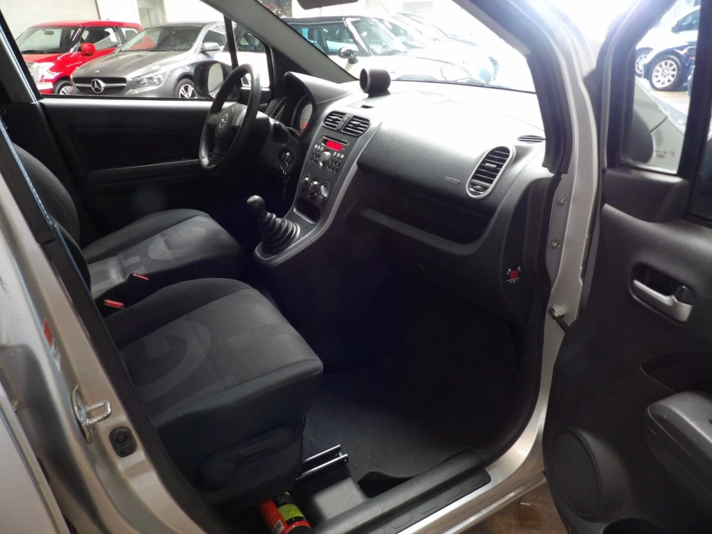 Hoofdafbeelding Opel Agila