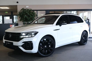 Hoofdafbeelding Volkswagen Touareg Volkswagen Touareg 3.0 TSi eHybrid R 4MOTION 462PK Pano Lucht Leder Cam