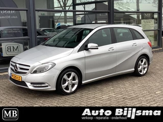 Hoofdafbeelding Mercedes-Benz B-Klasse Mercedes B-klasse 180 Ambition automaat, achteruitrijcamera, navi, cruise, trekhaak