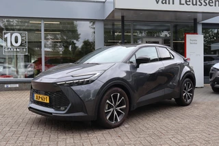 Toyota C-HR 1.8 HYBRID 140 FIRST-EDITION BI-TONE STOEL/WISSER&STUURVERW. LED KOPLAMPEN DODEHOEK DETECTIE EL-ACHTERKLEP