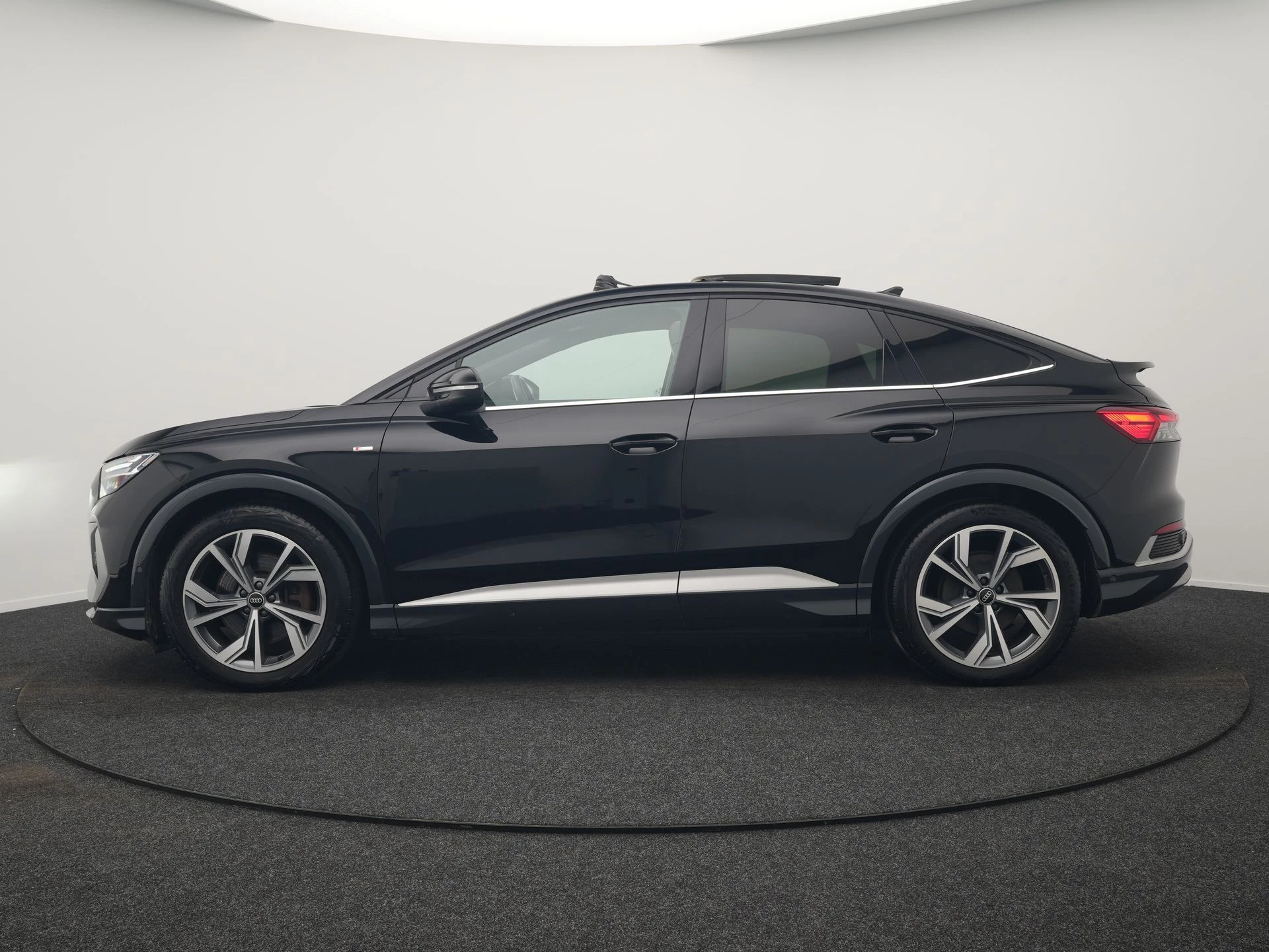 Hoofdafbeelding Audi Q4 e-tron
