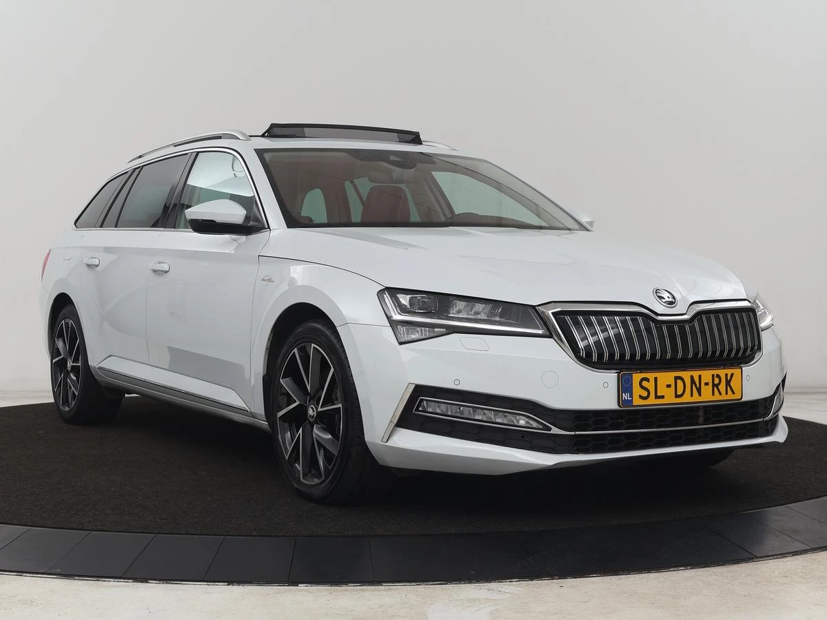 Hoofdafbeelding Škoda Superb