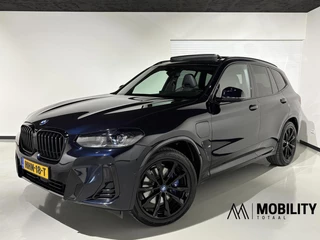 Hoofdafbeelding BMW X3 BMW X3 xDrive30e |M stoelen|Panoramadak|M sport|Shadowline|Head-up|High Executive|LED|Camera|