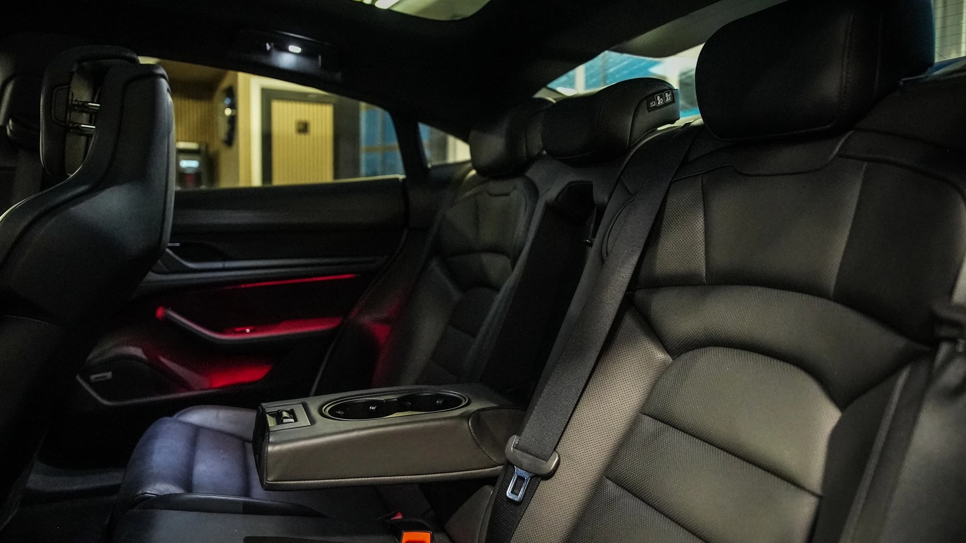 Hoofdafbeelding Porsche Taycan