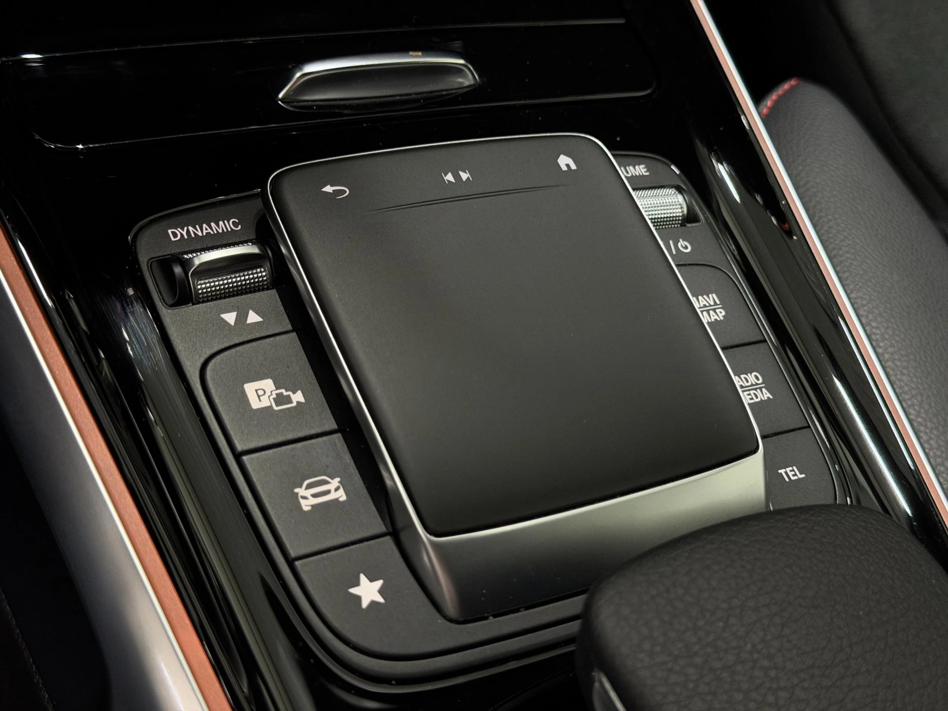 Hoofdafbeelding Mercedes-Benz EQB