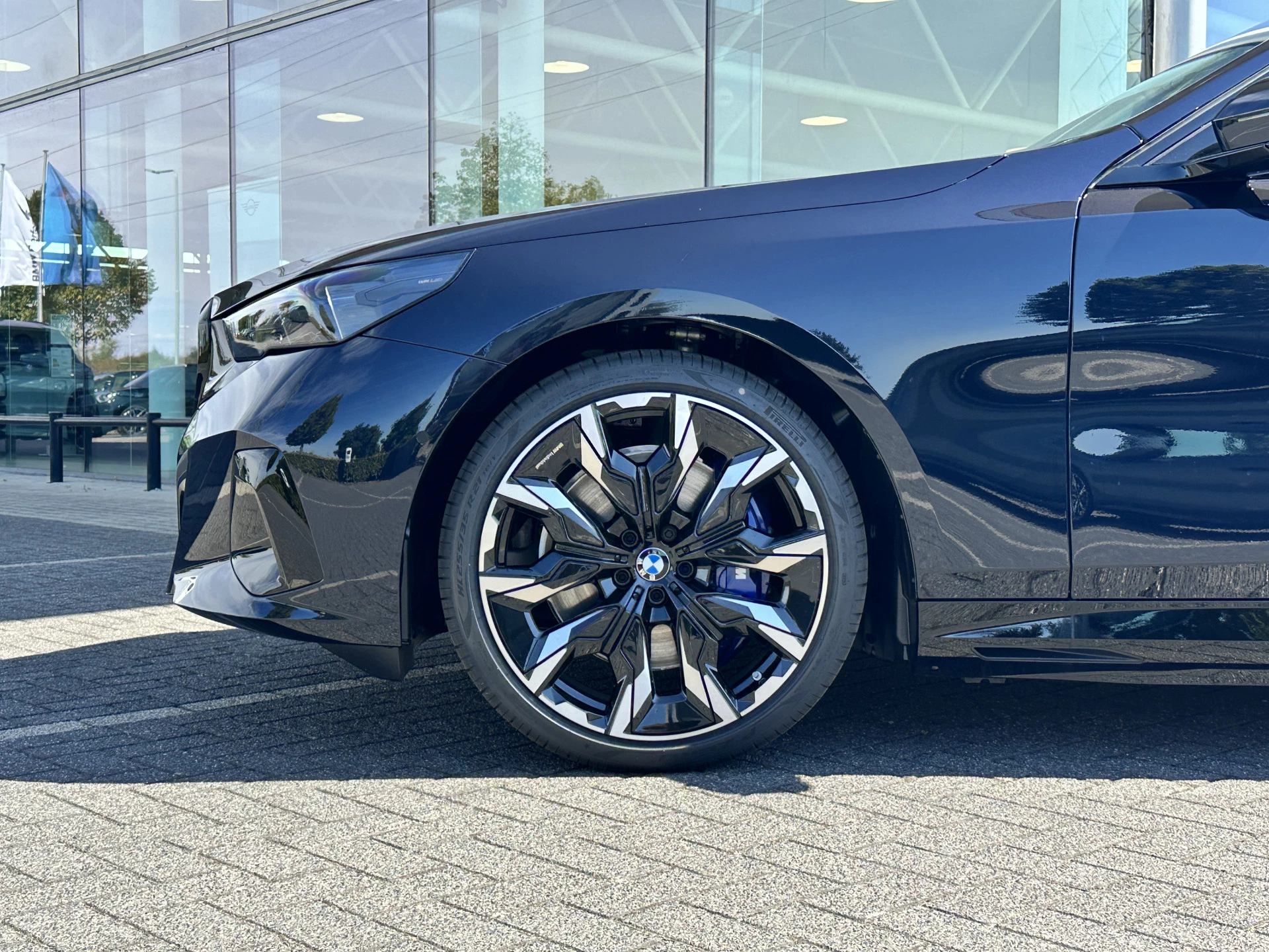 Hoofdafbeelding BMW i5