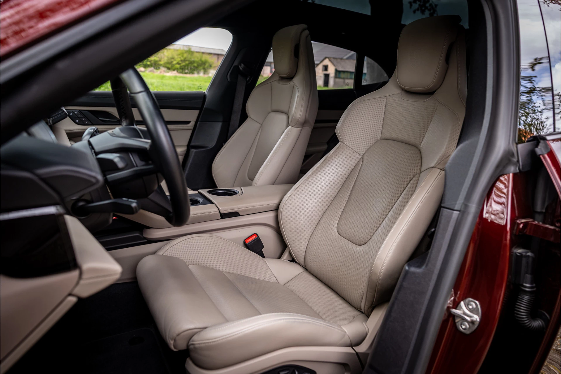 Hoofdafbeelding Porsche Taycan