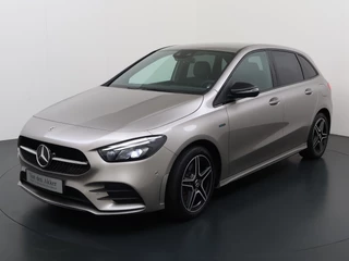 Mercedes-Benz B-Klasse 250e AMG // Trekhaak // Carplay // Camera // Sfeerverlichting // Nightpakket // LED koplampen