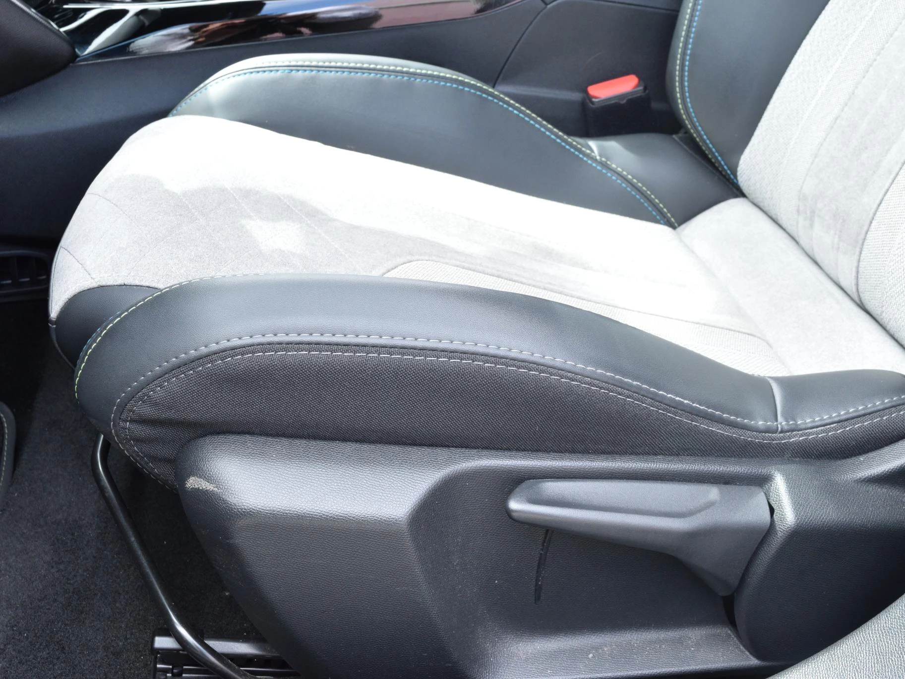 Hoofdafbeelding Peugeot e-2008