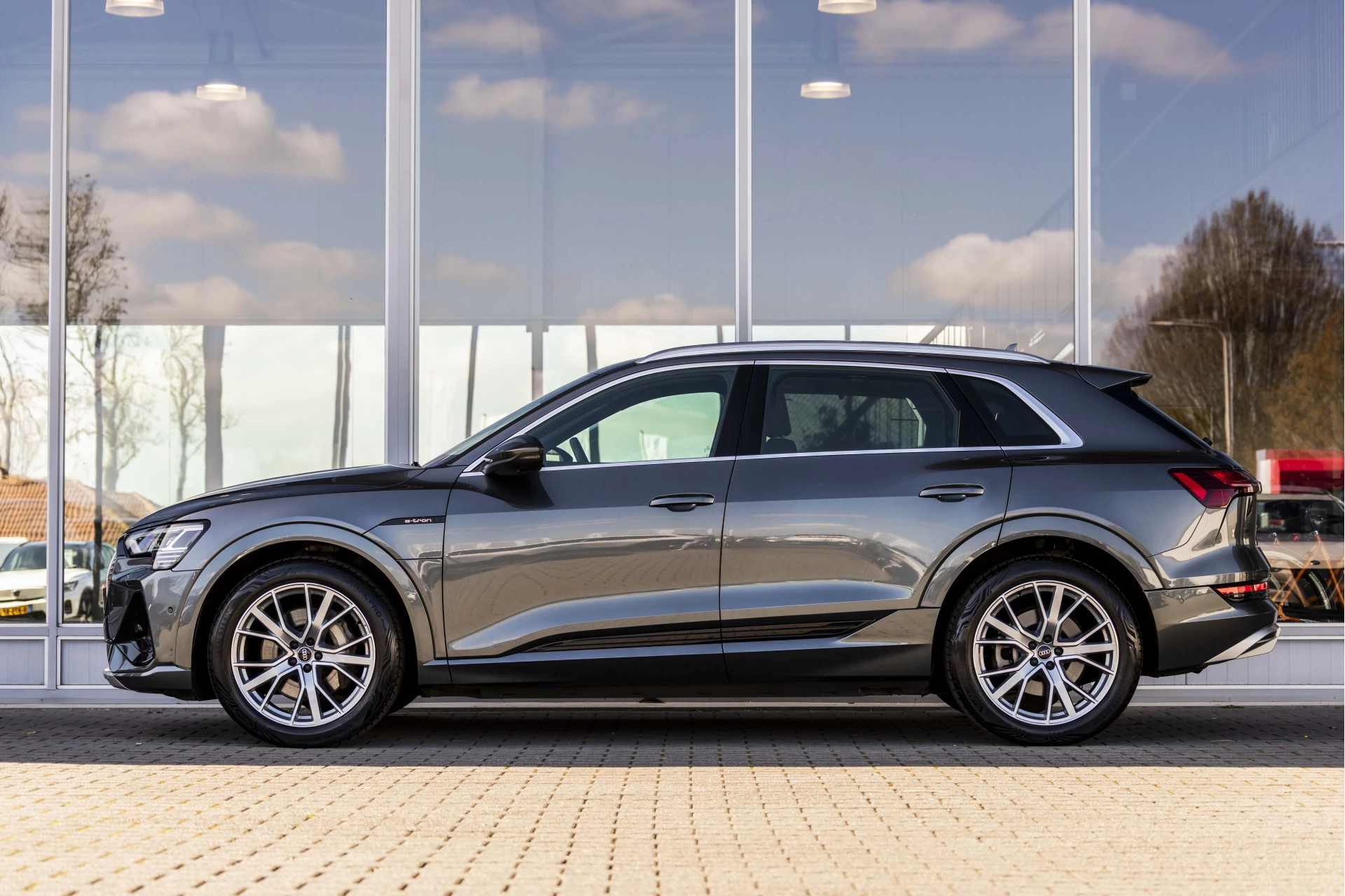 Hoofdafbeelding Audi e-tron