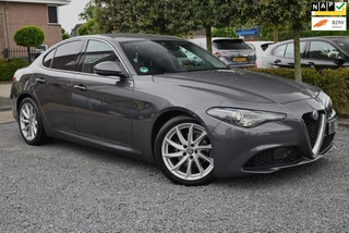 Alfa Romeo Giulia 2.0T Super 200 PK Aut. Xenon Leder Keyless PDC Camera 18''