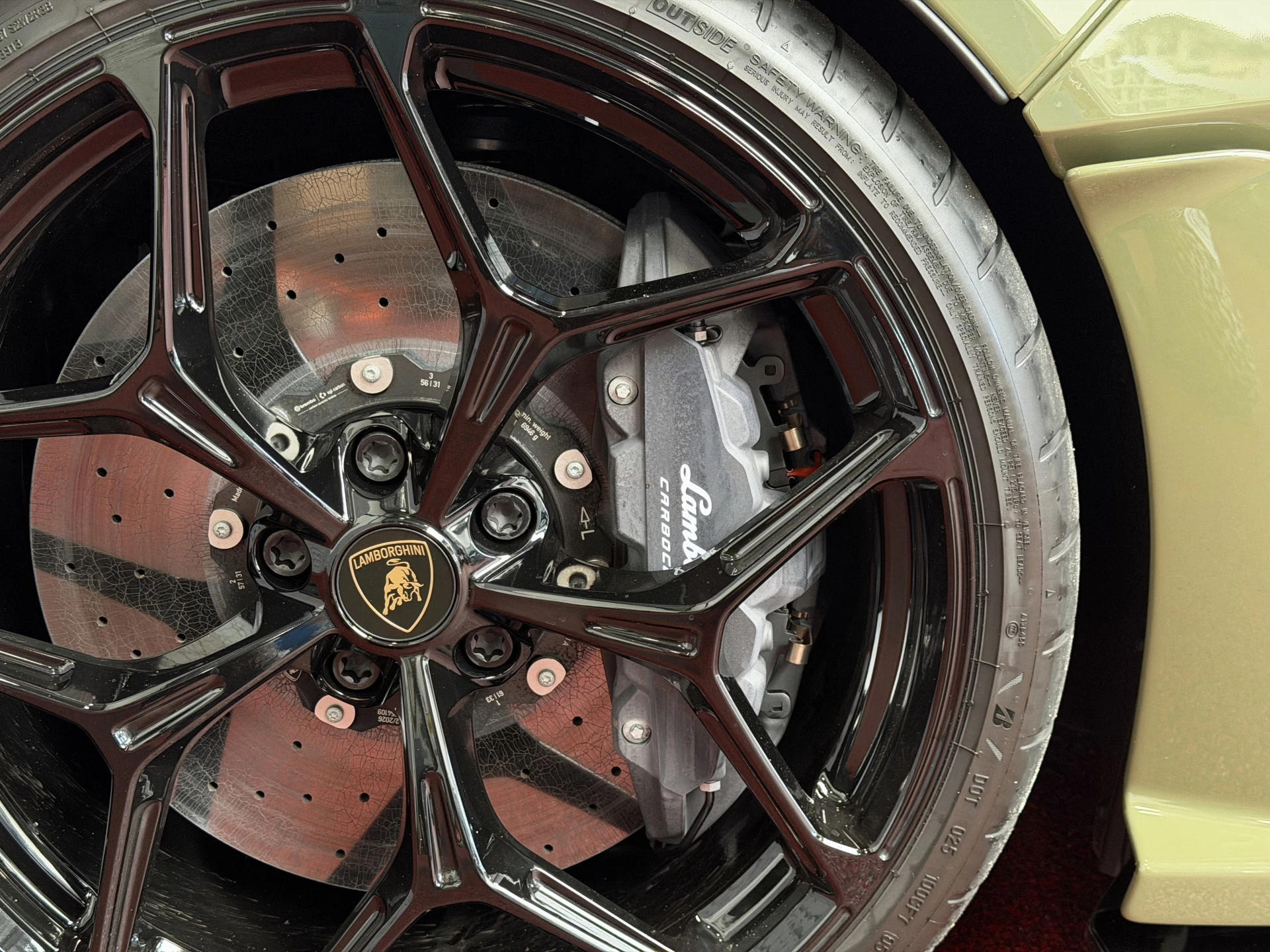 Hoofdafbeelding Lamborghini Revuelto