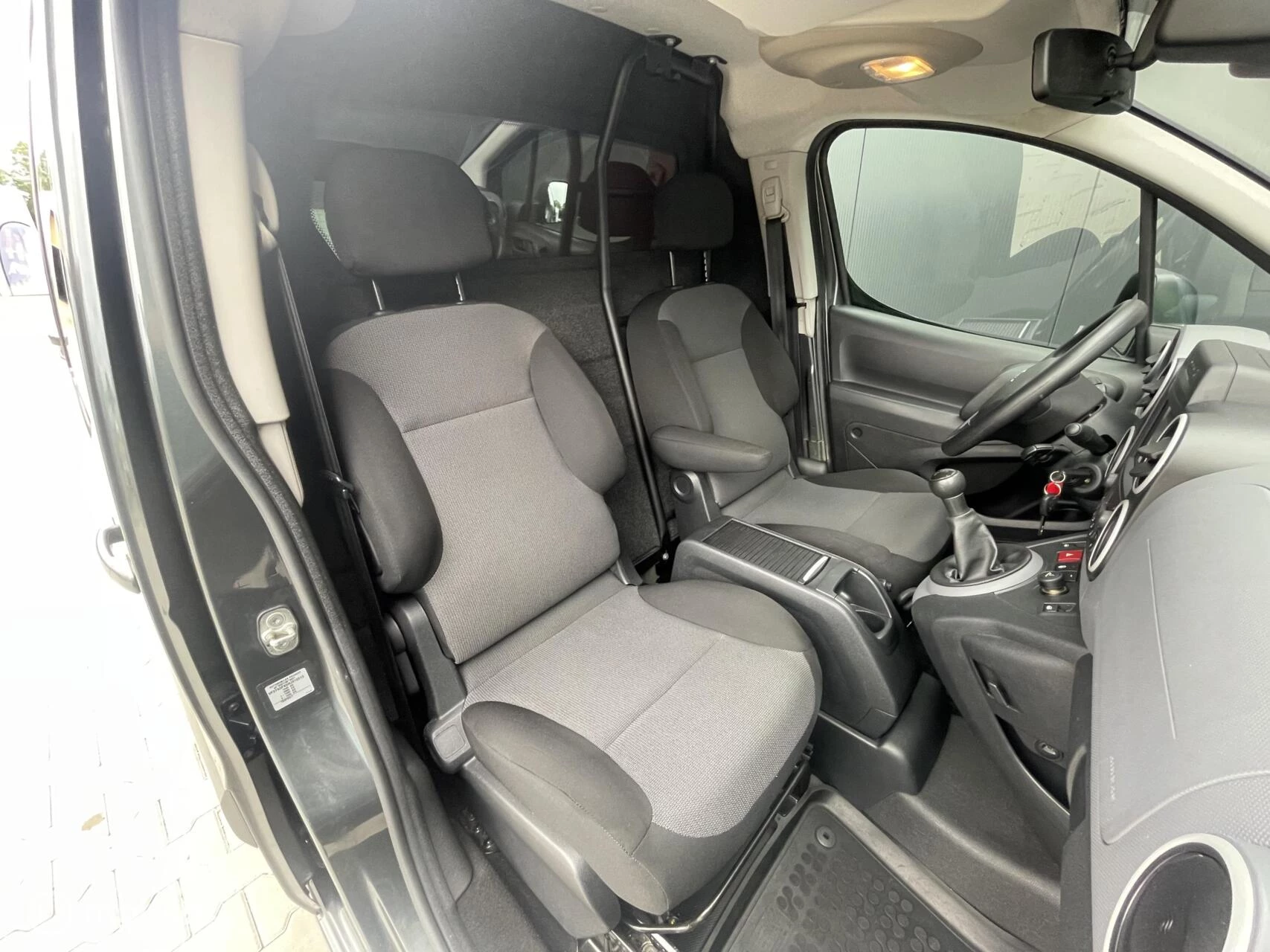 Hoofdafbeelding Peugeot Partner