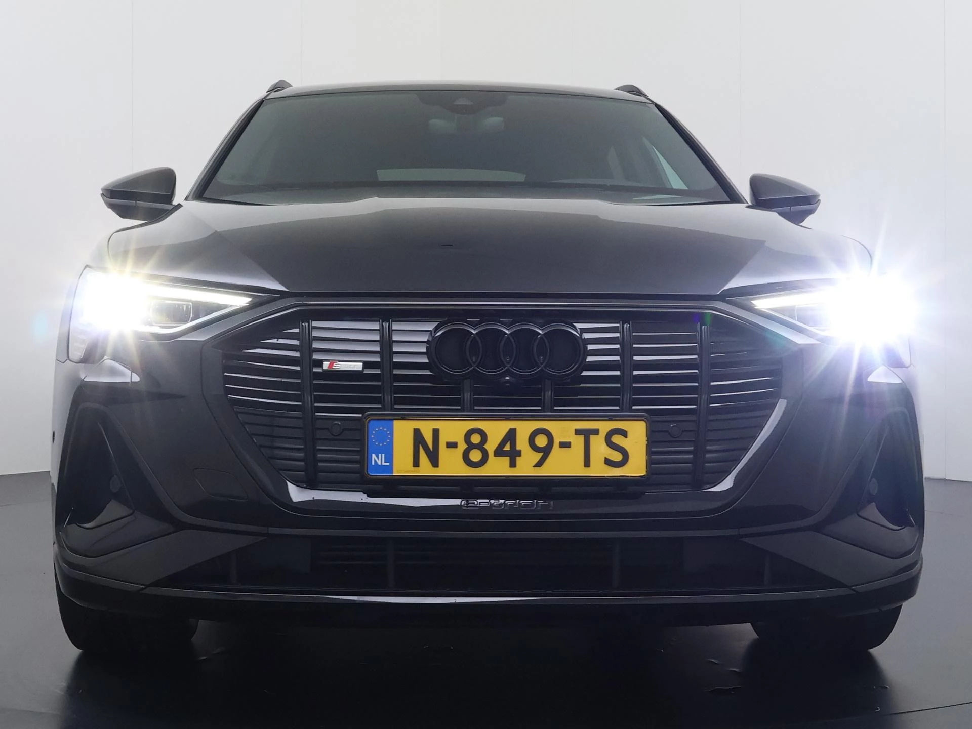 Hoofdafbeelding Audi e-tron