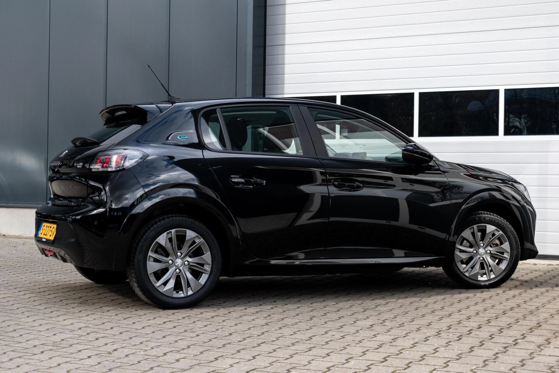 Hoofdafbeelding Peugeot e-208