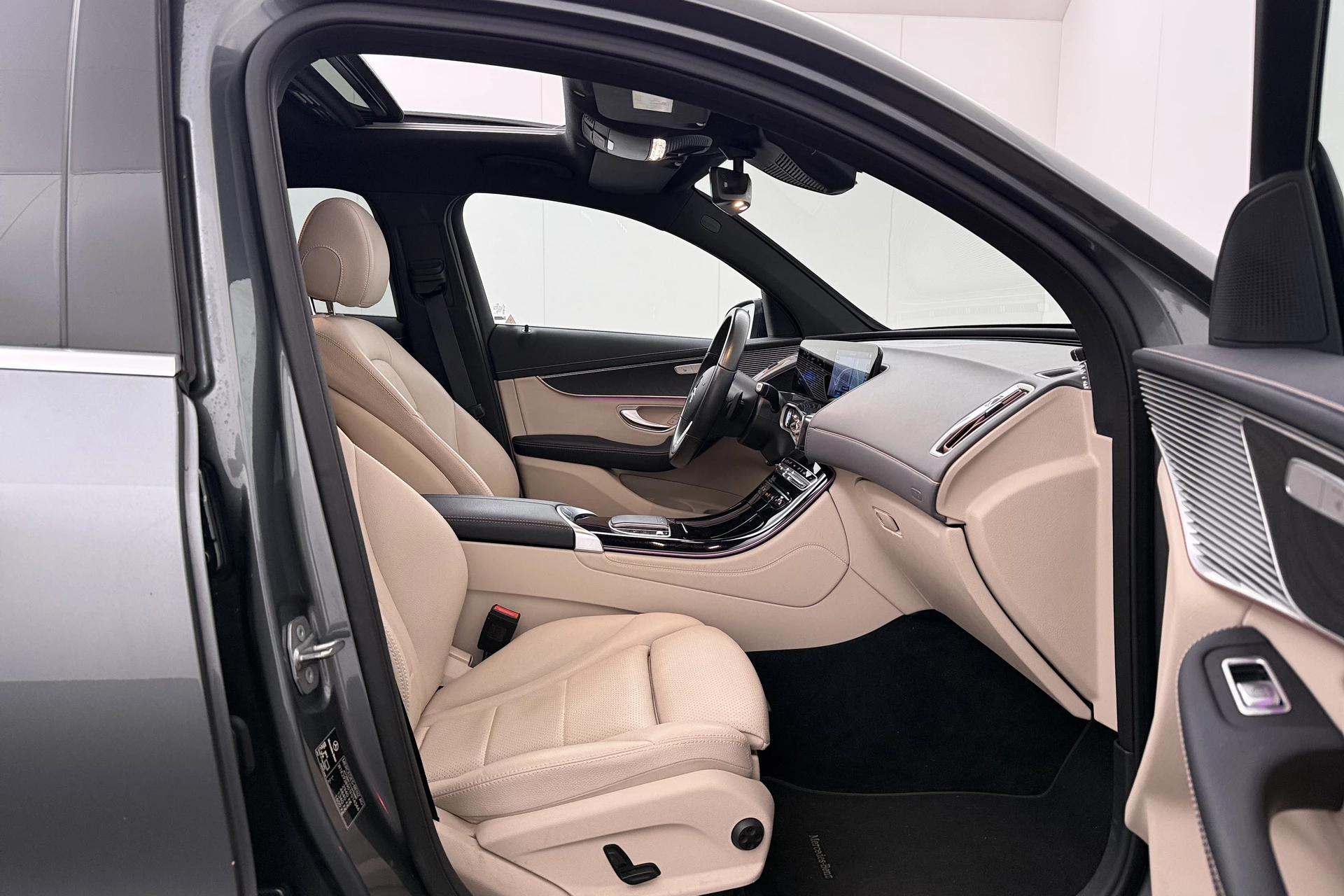 Hoofdafbeelding Mercedes-Benz EQC