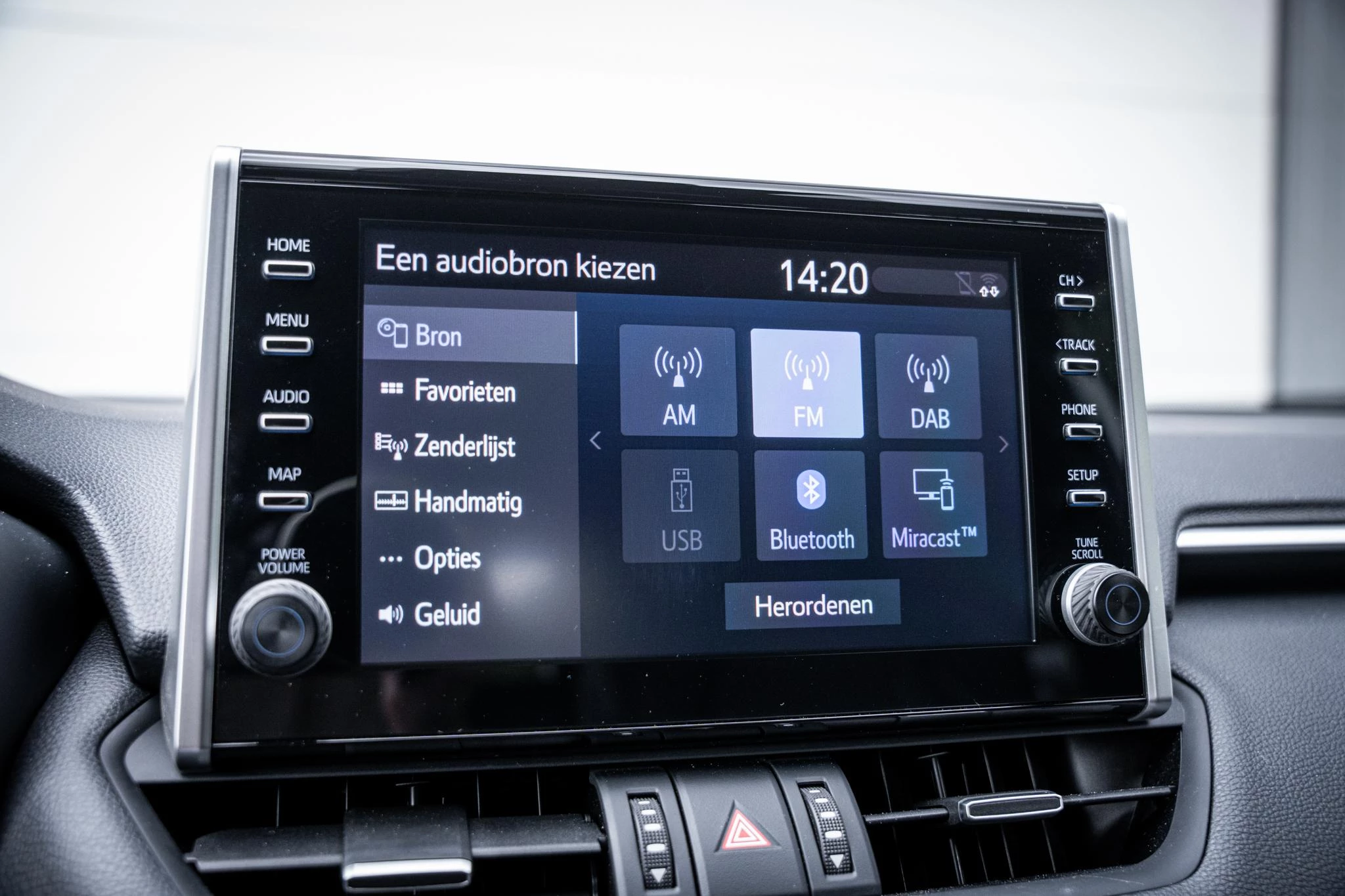 Hoofdafbeelding Suzuki Across