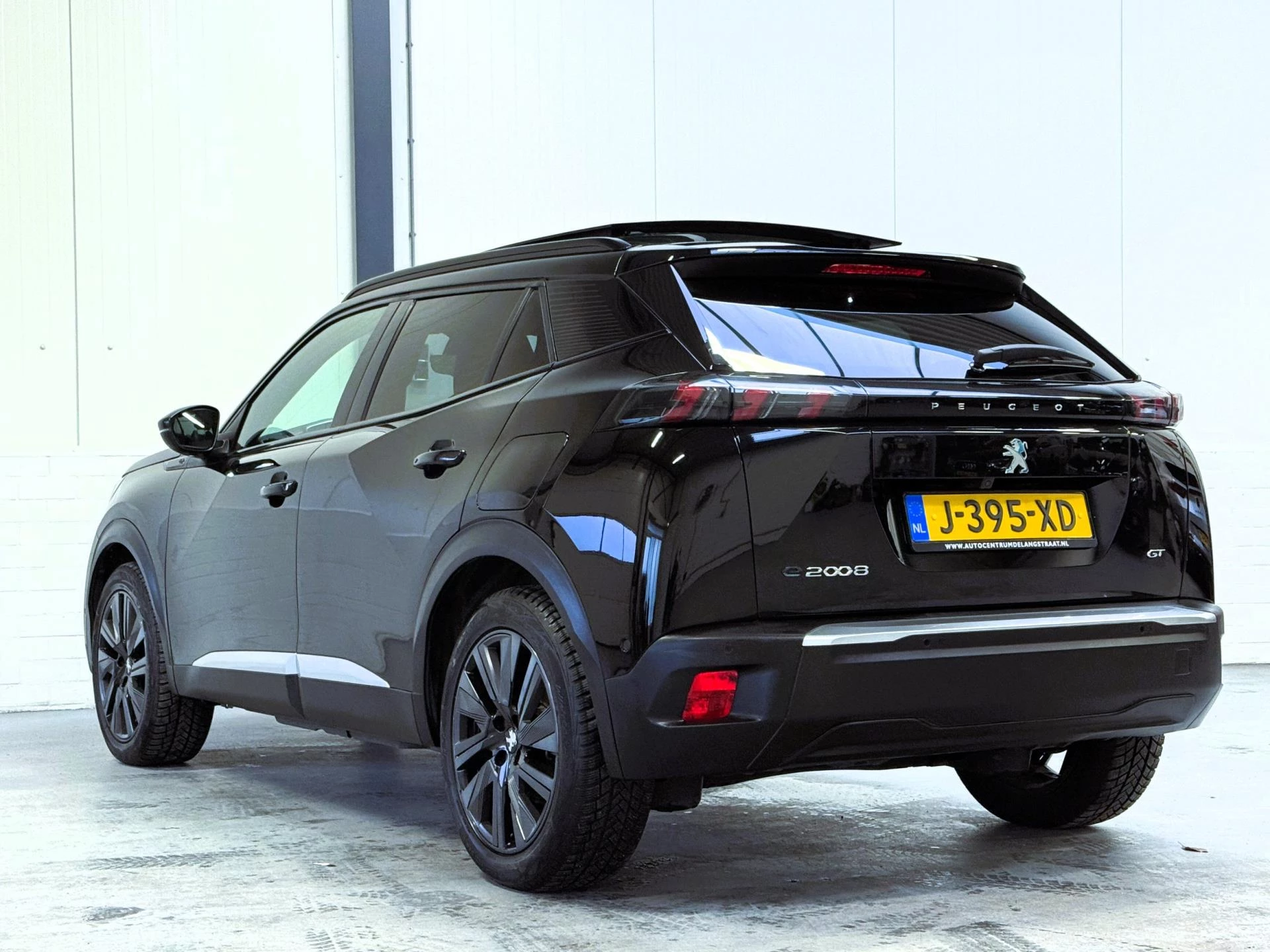 Hoofdafbeelding Peugeot e-2008