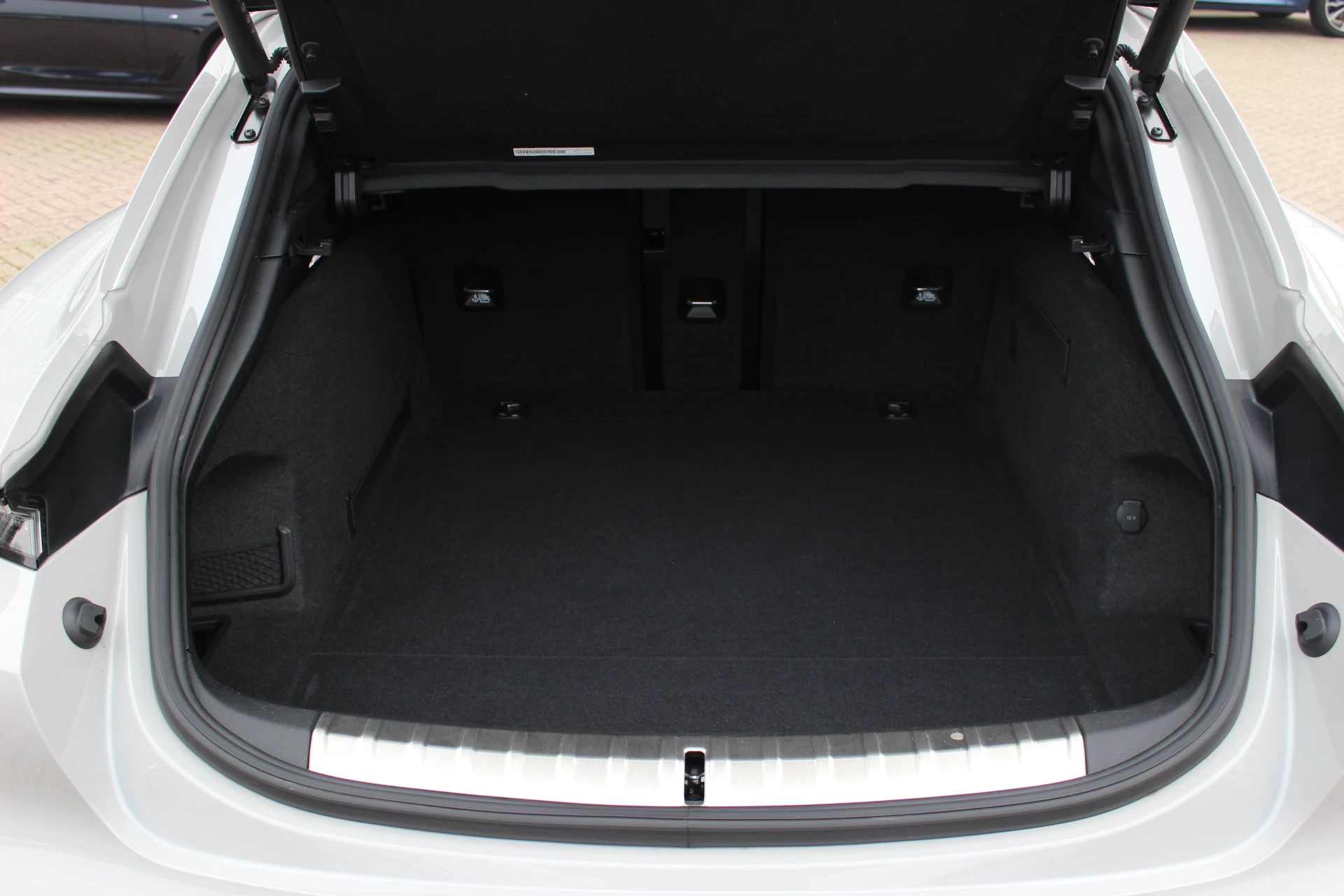 Hoofdafbeelding Porsche Taycan