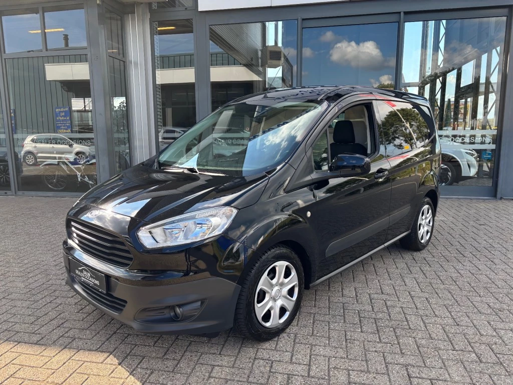 Hoofdafbeelding Ford Transit Courier
