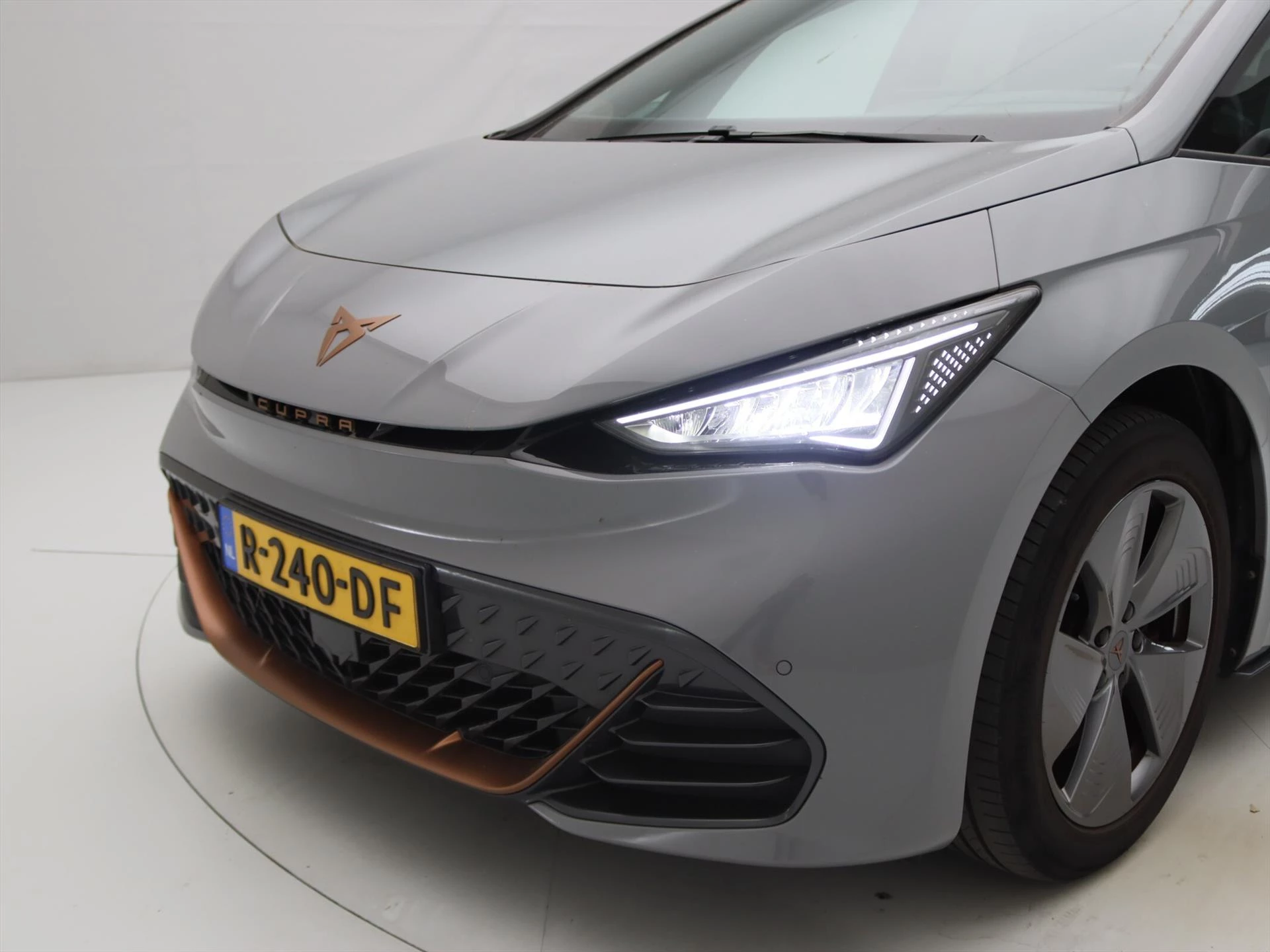 Hoofdafbeelding CUPRA Born