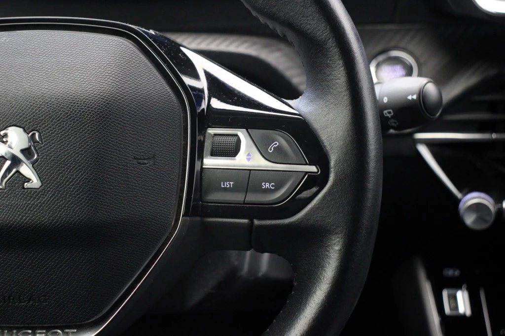 Hoofdafbeelding Peugeot e-2008