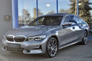 BMW 3 Serie 330e xDrive LUXURY ** LED, TARTUFO LEDER, TREKH, HuD, SCHUIF/KANTEL, HuD, MEM, 18-inch ** 1e EIG - UNFALLFREI ** ** INFORMEER OOK NAAR ONZE AANTREKKELIJKE FINANCIAL-LEASE TARIEVEN **