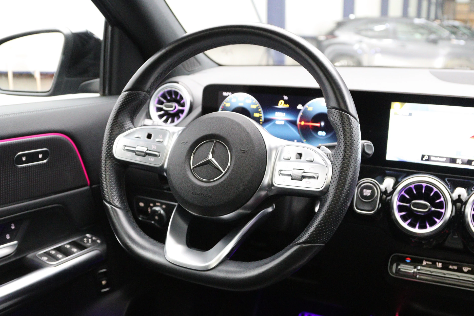 Hoofdafbeelding Mercedes-Benz EQA