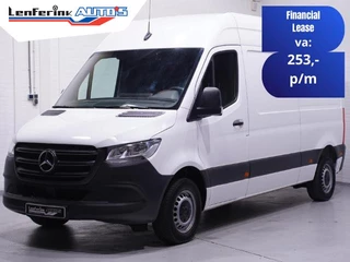 Hoofdafbeelding Mercedes-Benz Sprinter Mercedes-Benz Sprinter 211 CDI 114 pk L2H2 Laadruimte Pakket, Trekhaak 3-Zits, Slechts 53 dkm