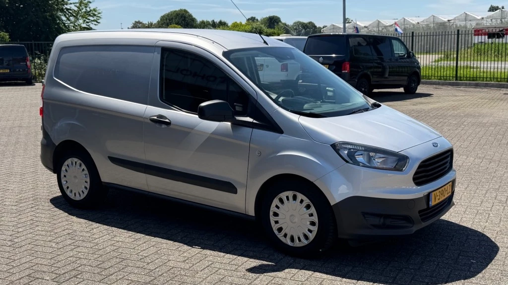 Hoofdafbeelding Ford Transit Courier