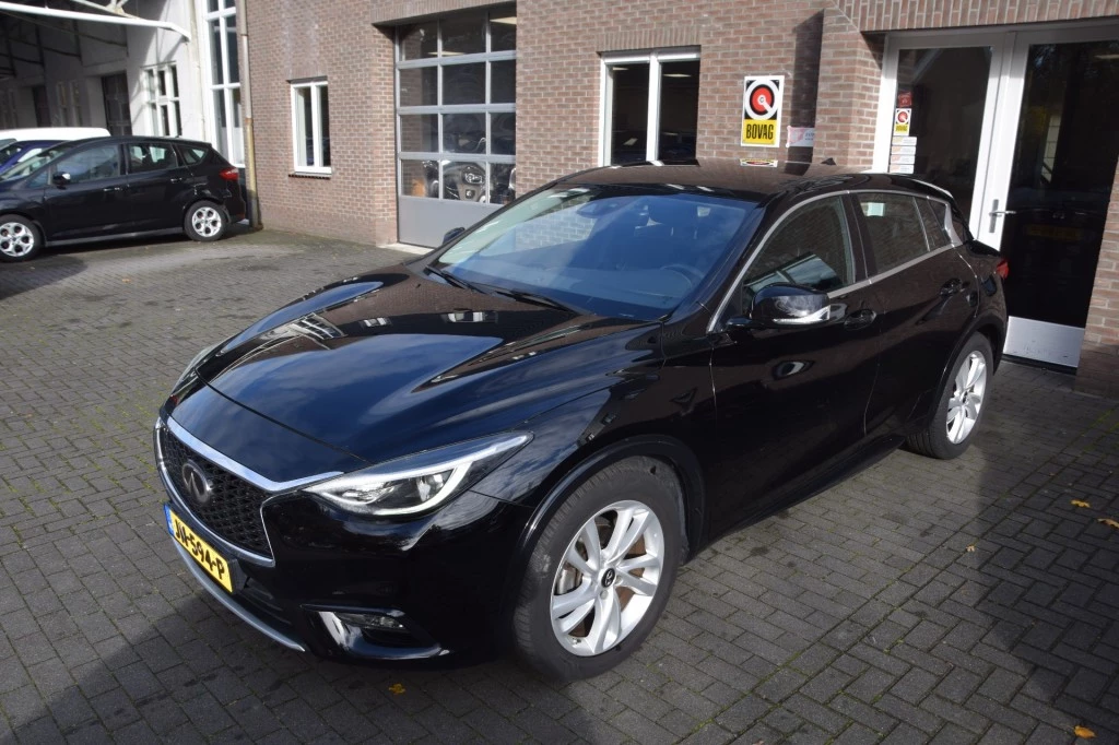 Hoofdafbeelding Infiniti Q