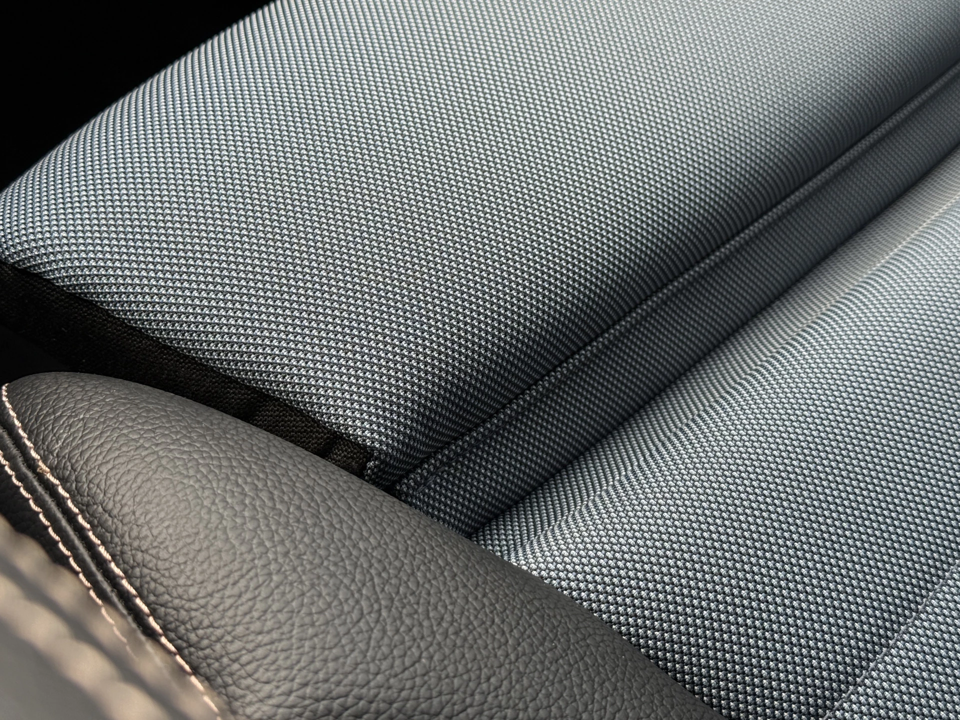 Hoofdafbeelding Mercedes-Benz EQC