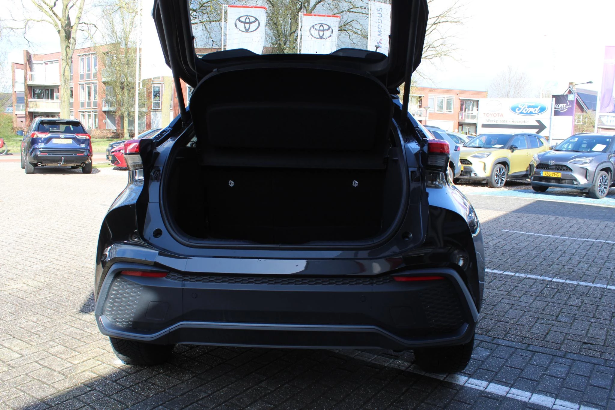 Hoofdafbeelding Toyota C-HR