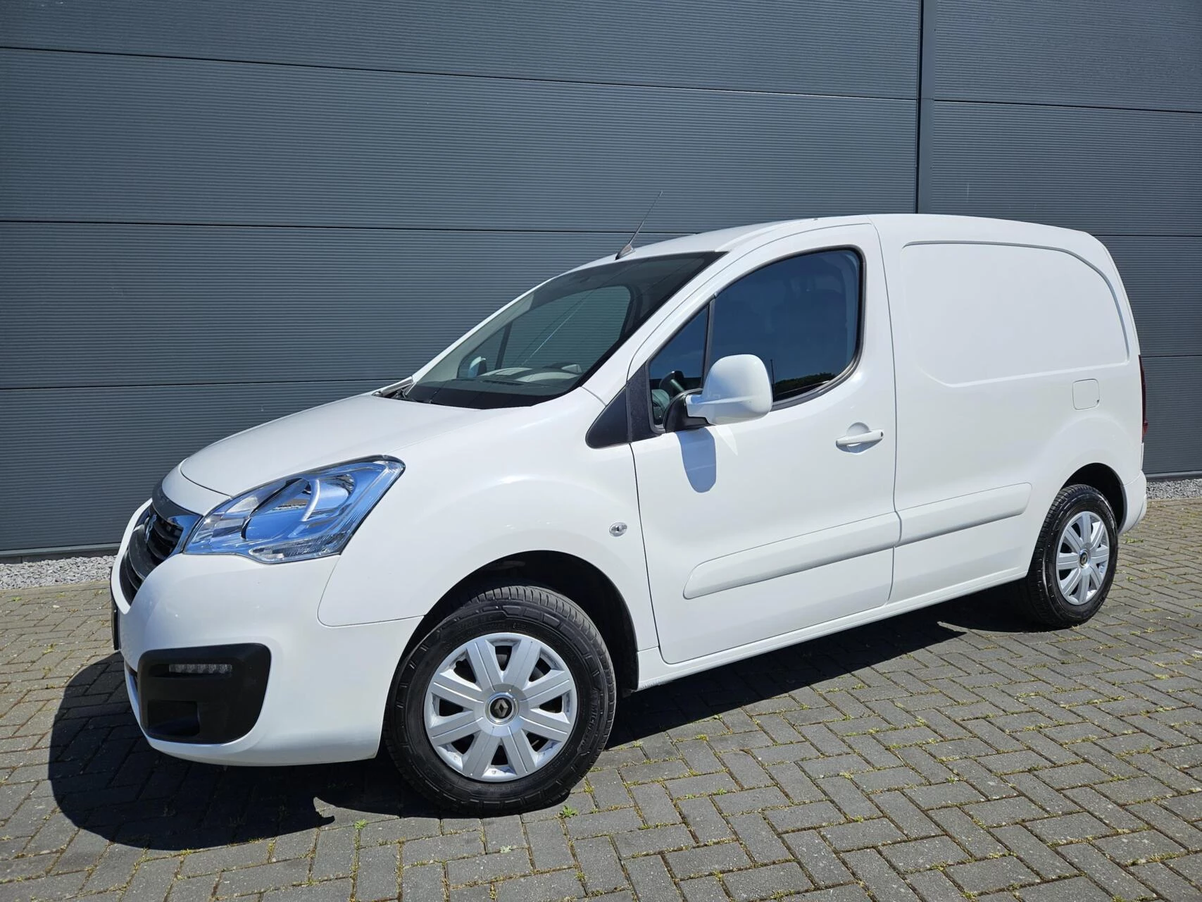 Hoofdafbeelding Peugeot Partner
